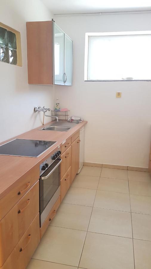 Grosses Ferienhaus Plattensee Balaton - Nyaralo Haz 6 Szobaval, 5 Fuerdoszobaval, 3000 Nm Apartment Szolad Exterior foto